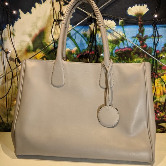Authentic Salvatore Ferragamo Nolita Tote Leather Large Gray EZ-21 E (pre-owned) - Picture 1 of 13